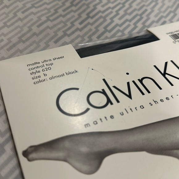 Calvin Klein matte ultra sheer control top pantyhose sz: b almost black - Picture 2 of 4